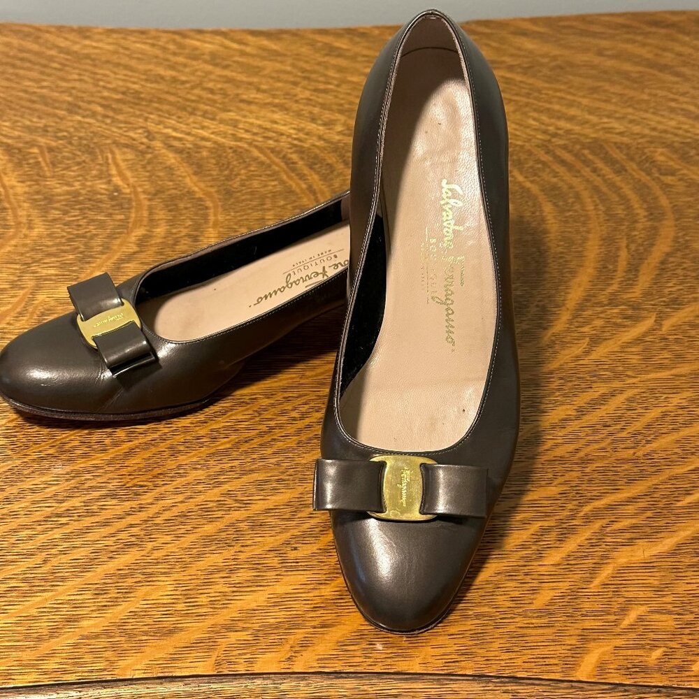 Vintage Salvatore Ferragamo Vera Pump